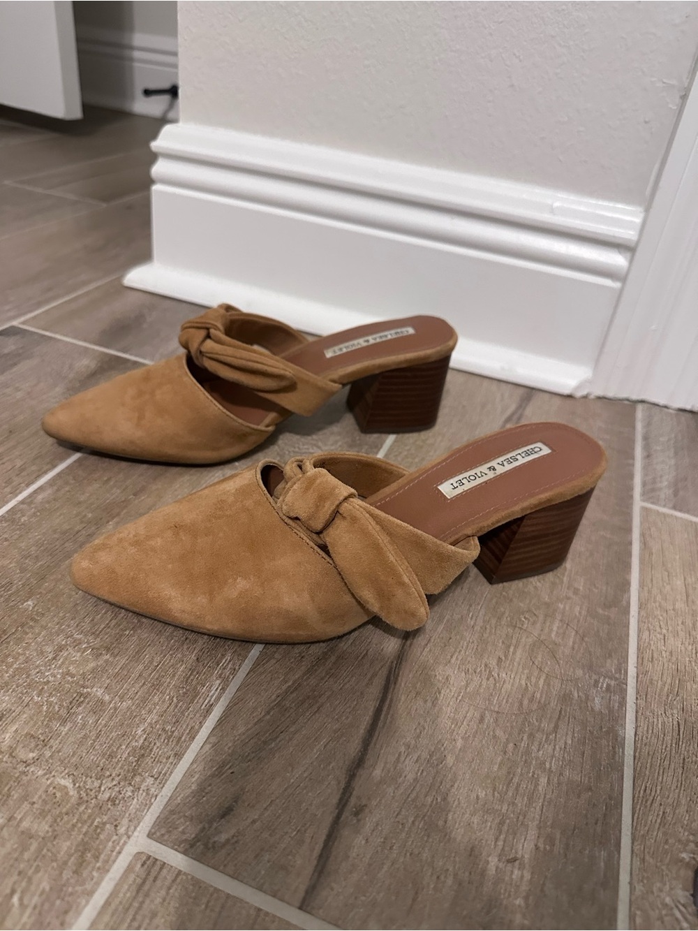 Chelsea & Violet Tan Suede Knot Mules 5.5